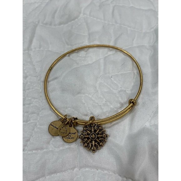 Alex And Ani Compass Bracelet - Picture 1 of 1